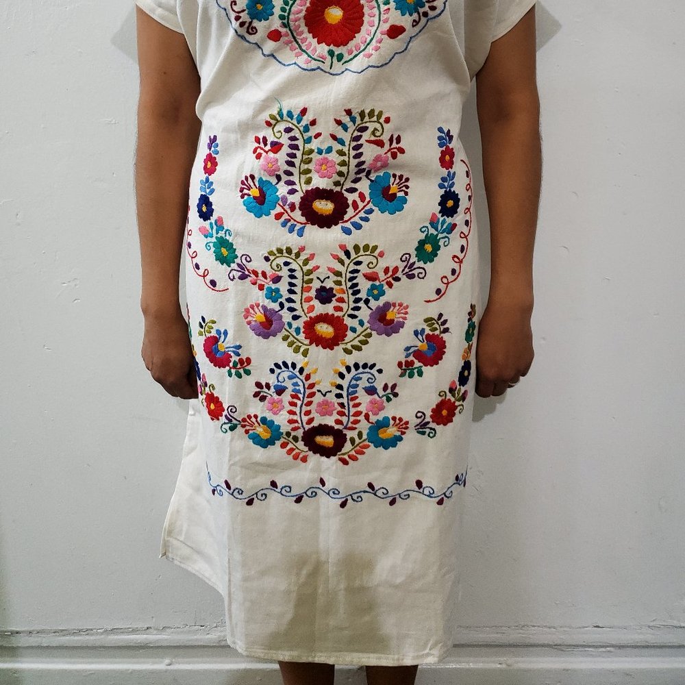 Off white Mexican Artisanal Dress - Picture 4 of 4